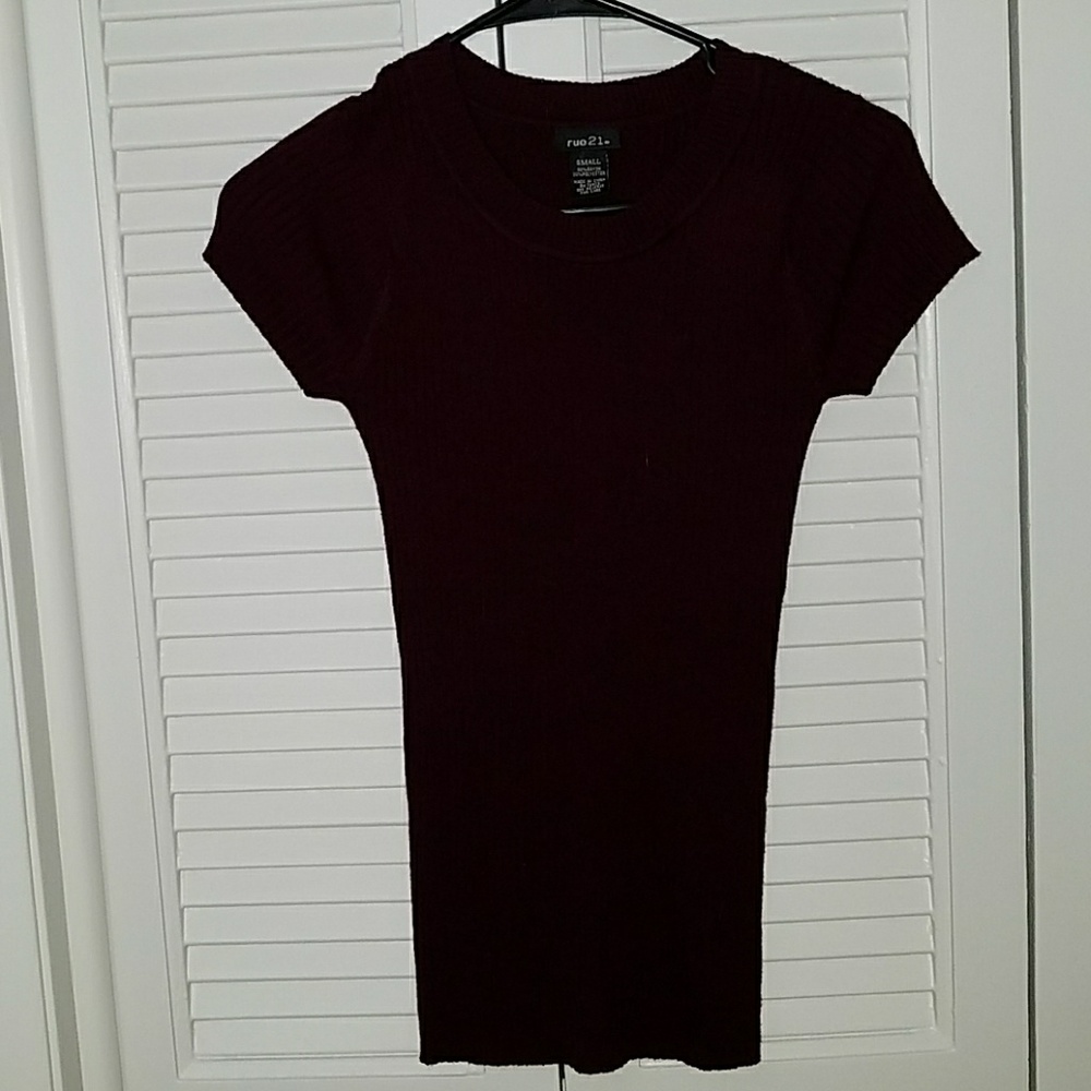 Maroon rue21 short sleeve